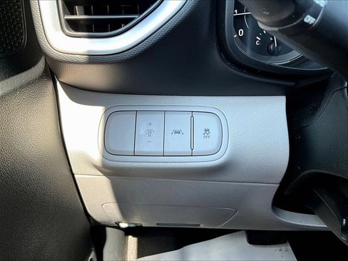 Certified 2022 Hyundai Venue SEL w/ Cargo Package FWD image 14