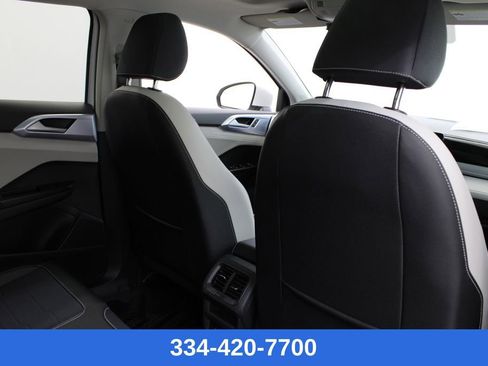 New 2026 Volkswagen Taos SE image 18