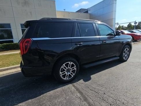 Used 2025 Ford Expedition Active AWD/4WD image 4