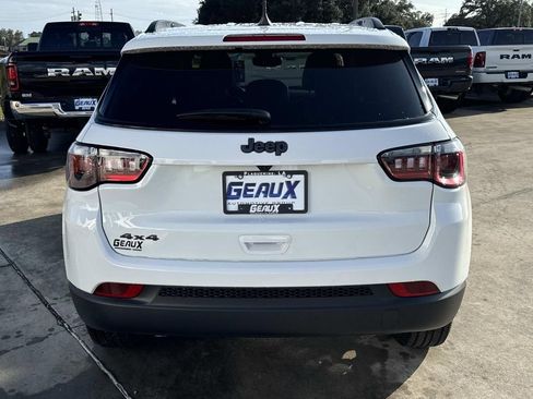 New 2026 Jeep Compass Latitude image 11