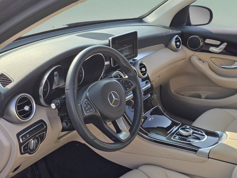 Used 2019 Mercedes-Benz GLC 300 image 10