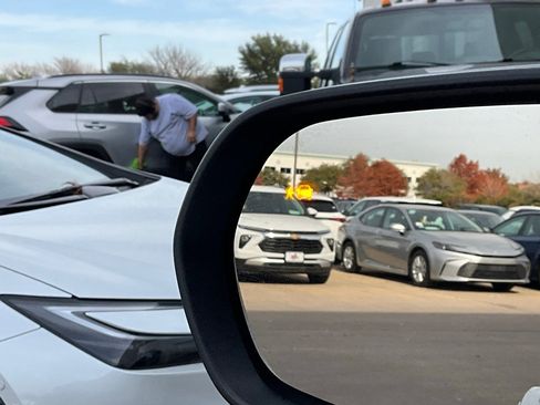 Used 2025 Chevrolet Equinox LT image 19