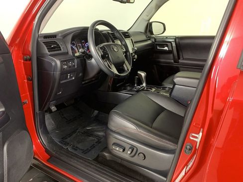Used 2024 Toyota 4Runner TRD Off-Road Premium AWD/4WD image 30