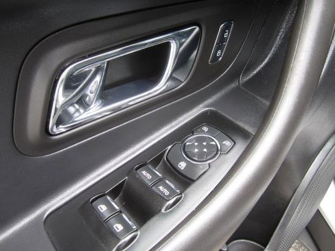 Used 2015 Ford Taurus SHO w/ Equipment Group 401A AWD/4WD image 28