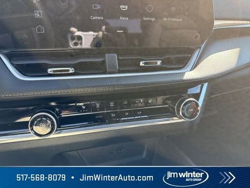 Used 2025 Chevrolet Equinox LT w/ Safety and Technology Package image 27