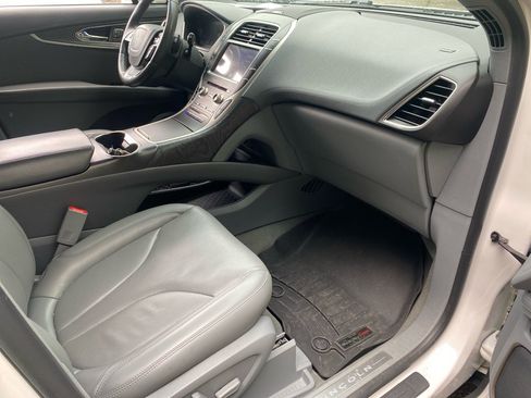 Used 2019 Lincoln Nautilus Reserve w/ Cargo Utility Package AWD/4WD image 26