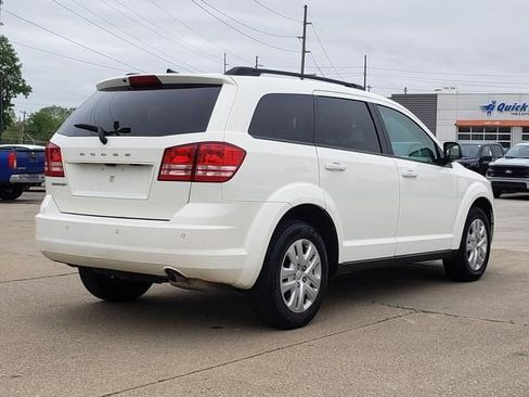 Used 2020 Dodge Journey SE w/ SE Popular Equipment Group FWD image 4