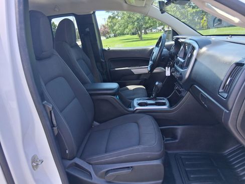 Used 2020 Chevrolet Colorado LT w/ Safety Package image 2