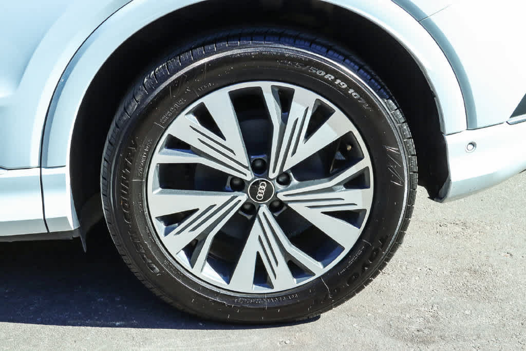 Used 2023 Audi Q4 e-tron Premium Plus w/ Premium Plus RWD image 10