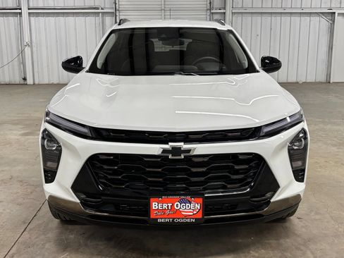 Used 2025 Chevrolet Trax ACTIV w/ Driver Confidence Package FWD image 2