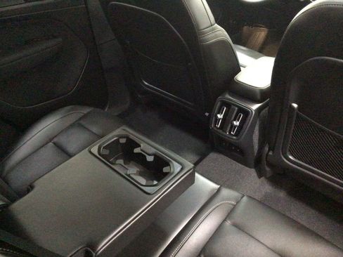 Used 2024 Volvo XC40 B5 Ultimate w/ Climate Package AWD/4WD image 26