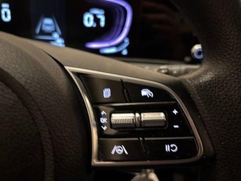 Certified 2025 Kia Seltos LX AWD/4WD image 18
