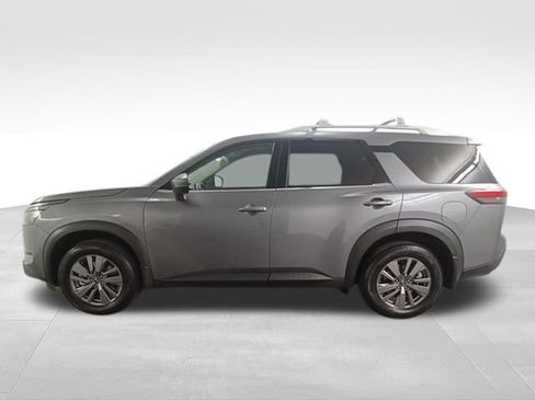 Used 2025 Nissan Pathfinder SV FWD image 5