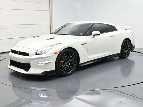 Certified 2024 Nissan GT-R Premium w/ Premium Interior Package AWD/4WD image 1