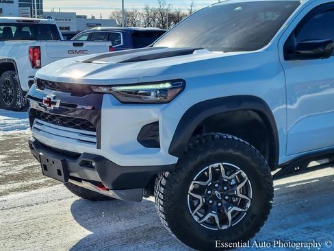 Used 2023 Chevrolet Colorado ZR2 w/ ZR2 Convenience Package III image 3