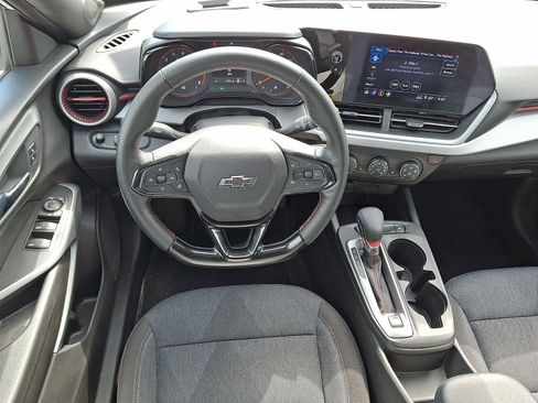 Used 2024 Chevrolet Trax RS w/ Driver Confidence Package FWD image 11