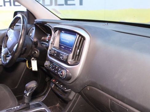 Used 2022 Chevrolet Colorado LT w/ LT Convenience Package image 10