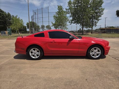 Used 2013 Ford Mustang Coupe RWD image 21