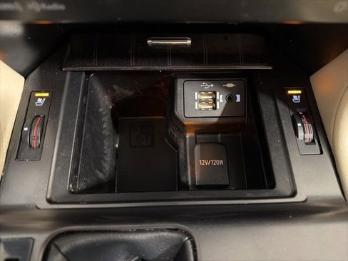 Used 2023 Lexus GX 460 Premium w/ Premium Package image 25