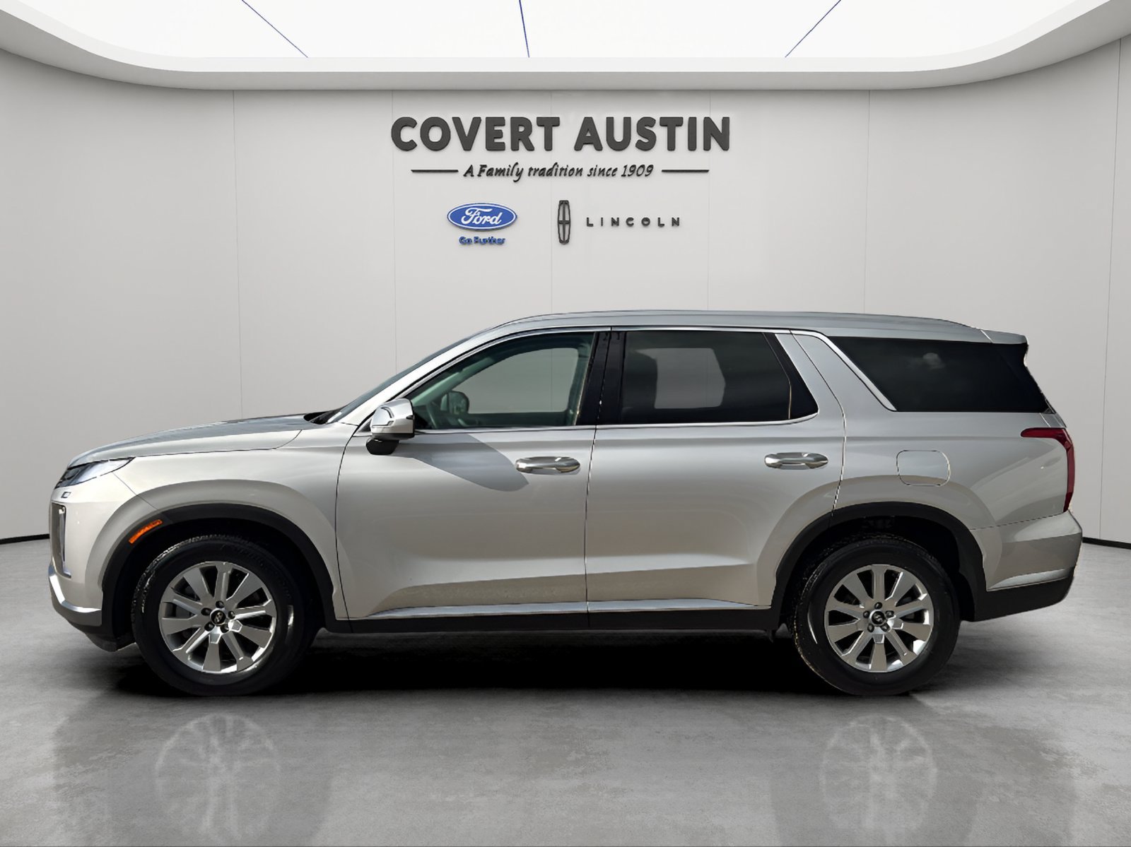 Used 2025 Hyundai Palisade SEL FWD image 2