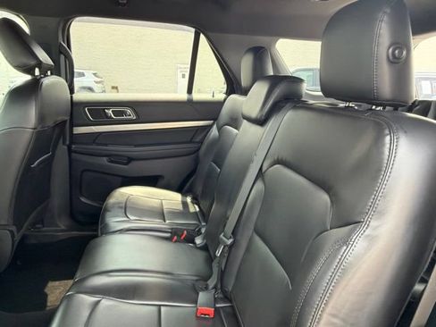 Used 2019 Ford Explorer XLT w/ Equipment Group 202A AWD/4WD image 20