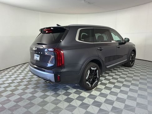 Used 2025 Kia Telluride S FWD image 9