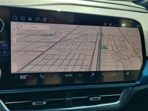 Used 2026 Chevrolet Equinox EV LT FWD image 9