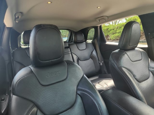 Used 2019 Jeep Cherokee Limited AWD/4WD image 21