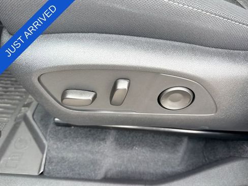 New 2026 Chevrolet Traverse LT image 12