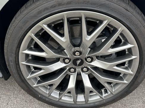 Used 2025 Ford Mustang GT Premium image 13