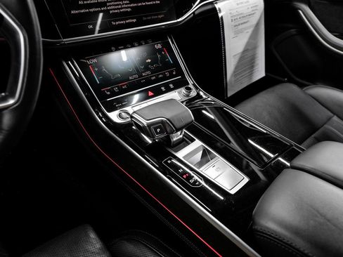 Used 2022 Audi A8 L 3.0T w/ Luxury Package image 35