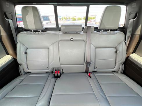 Used 2023 GMC Sierra 1500 SLT w/ SLT Premium Package AWD/4WD image 25