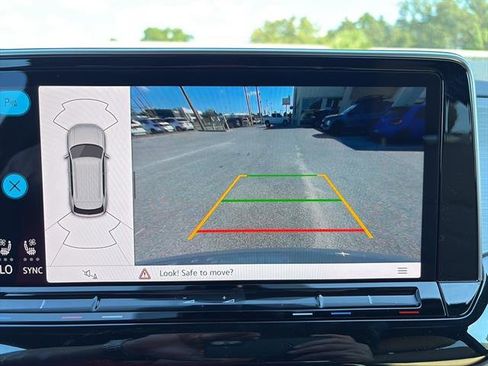 New 2026 Volkswagen Atlas Cross Sport SE image 22