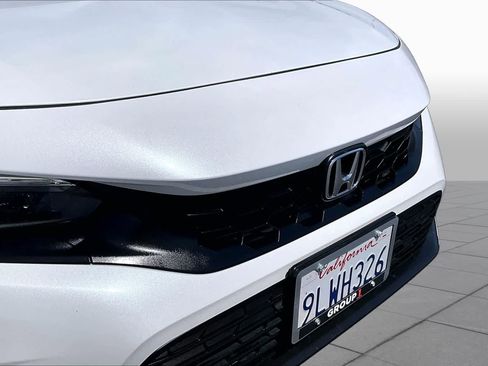 Used 2024 Honda Civic Sport image 29