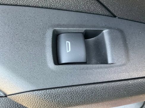Used 2024 Chevrolet Trax RS w/ Sunroof Package FWD image 35