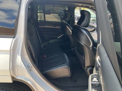 Used 2023 Jeep Grand Cherokee Overland w/ Advanced Protech Group III AWD/4WD image 26