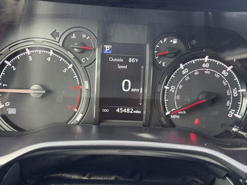 Used 2023 Toyota 4Runner SR5 Premium w/ Moonroof Package AWD/4WD image 16