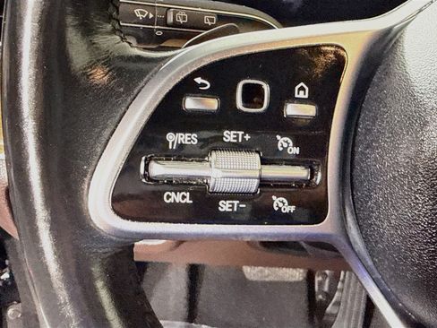 Used 2022 Mercedes-Benz GLE 350 w/ Premium Package image 14
