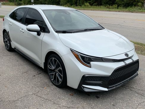 Used 2022 Toyota Corolla SE image 3