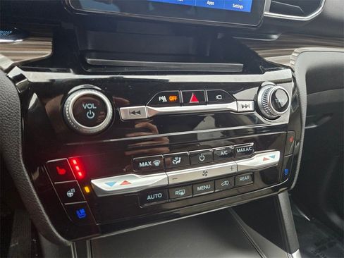 Used 2022 Ford Explorer Limited image 16