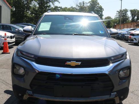 Used 2021 Chevrolet TrailBlazer ACTIV w/ Convenience Package FWD image 2