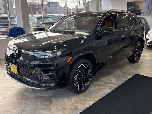 New 2026 Volkswagen Tiguan SEL R-Line image 2