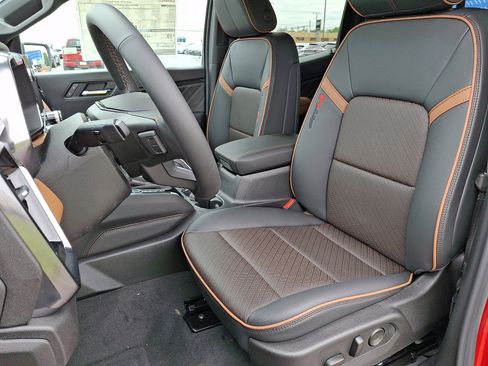New 2026 GMC Canyon AT4 w/ AT4 Premium Package AWD/4WD image 6