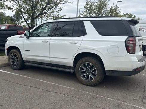 Used 2022 Chevrolet Tahoe Z71 w/ Luxury Package AWD/4WD image 4