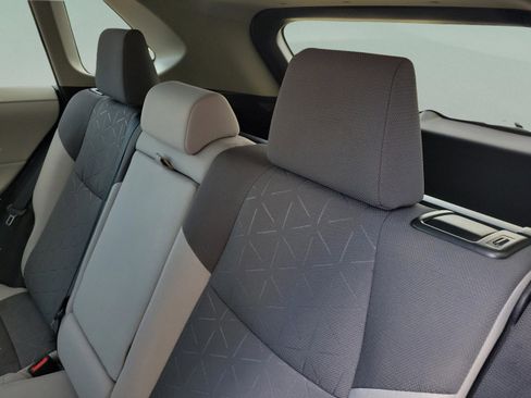 Used 2020 Toyota RAV4 XLE image 22