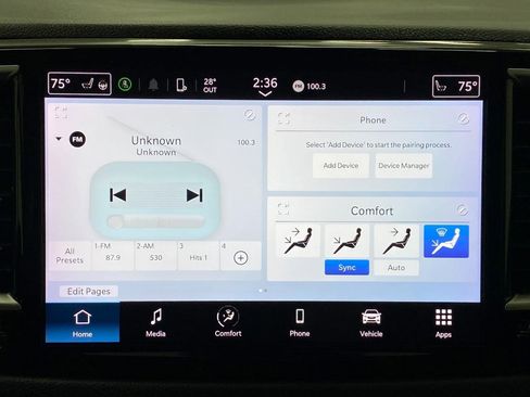 Used 2024 Chrysler Pacifica Touring-L image 22