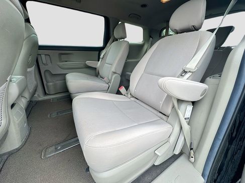 Used 2020 Kia Sedona LX FWD image 22