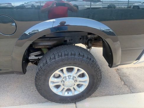 Used 2017 RAM 2500 Tradesman w/ Chrome Appearance Group AWD/4WD image 9