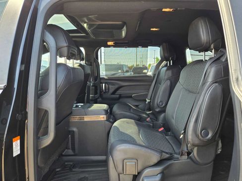 Certified 2025 Toyota Sienna Platinum AWD/4WD image 16