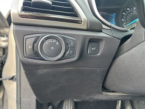 Used 2015 Ford Fusion SE w/ Equipment Group 202A image 17